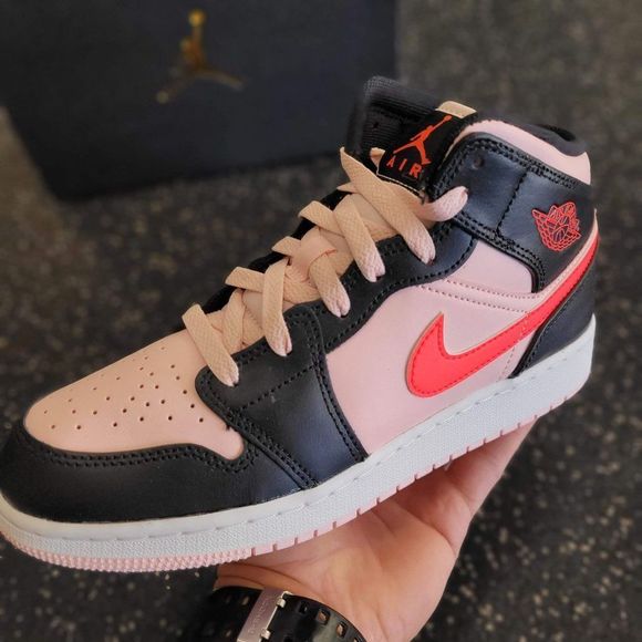 Nike Air Jordan 1 Mid GS Black Pink Crimson Atmosphere Size 6Y (Women’s 7.5) - Picture 8 of 12